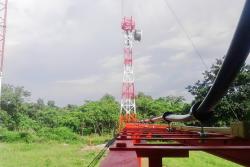 ภาพที่ 2 ประกอบโครงเสา Self Support Tower ความสูง 20 เมตร พร้อมทาสี และติดตั้งชุด LADDER ประกอบรางสะพานและทาสี ให้กับ ศูนย์โทรคมนาคม ชั้น 2 อ.วัฒนานคร จ.สระแก้ว