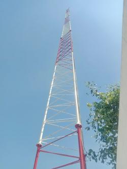 ภาพที่ 2 ติดตั้งเสา Self Support Tower(ไม่มีสลิงยึด) ความสูง 21 เมตร สำหรับติดกล้องไซต์งานก่อสร้าง ให้กับลูกค้า จ.สมุทรปราการ