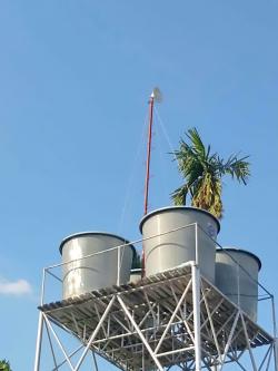 ภาพที่ 2 ติดตั้งเสาเดี่ยว (Single Pole) ความสูง 24 เมตร และติดตั้งบนแทงค์น้ำ สูง 6 เมตร@การฝึก Croba Gold วังน้ำเขียว จ.นครราชสีมา 